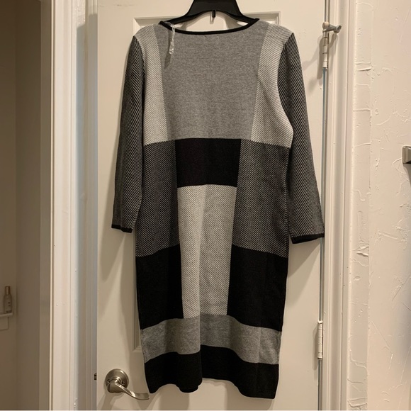 Anne Klein sweater dress - Picture 3 of 4